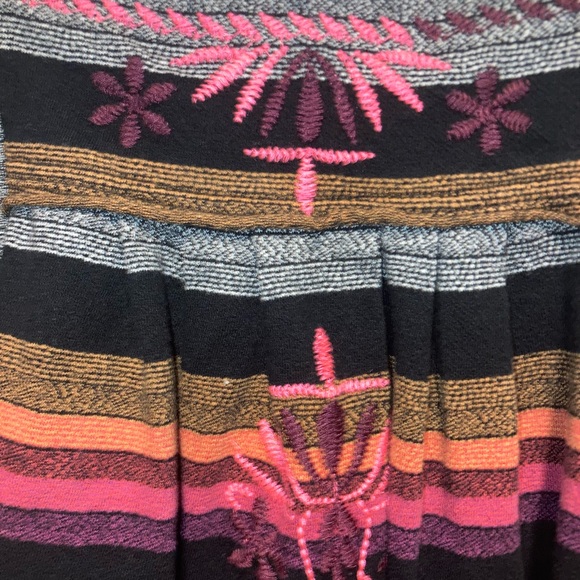 Free People- Embroidered crop top- Size S - Picture 4 of 7